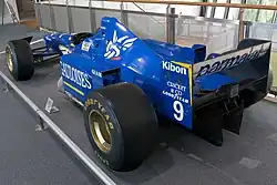 Vue de l'arrière gauche de la Ligier JS43