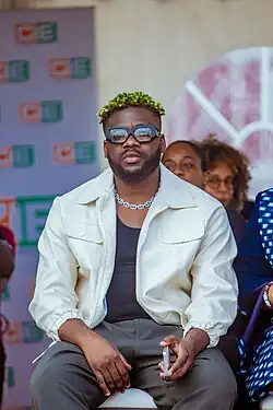 Description de cette image, également commentée ci-après