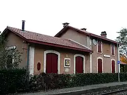 Les anciens bâtiments de la gare.