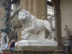 Lion, emblème de la ville par Flaminio Vacca.