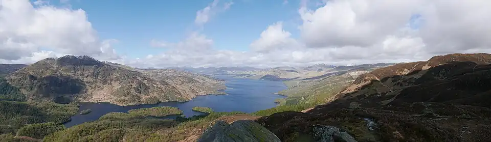 Loch Katrine vu depuis le sommet de la colline Ben A'an.