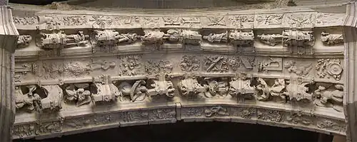 Voussures du portail.