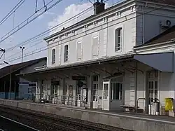 Depuis les quais vers Saint-Amour.