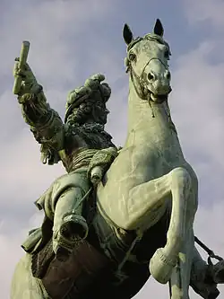 Statue équestre de Louis XIV, Pierre Cartellier (pour le cheval) et Louis Petitot (pour le cavalier), château de Versailles (1836.
