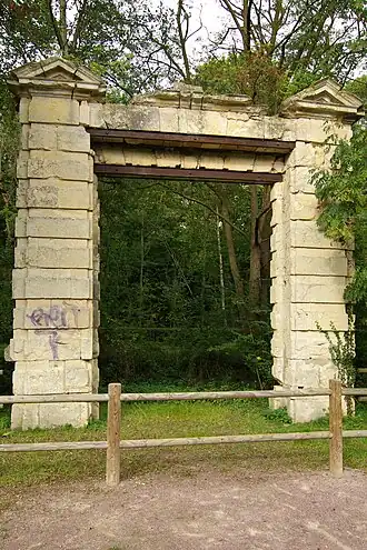 La porte du XVIIe.
