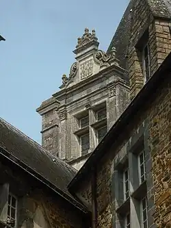 Lucarne aux armes de Montmorency.