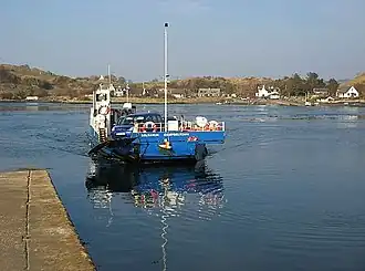 Le ferry arrivant à Luing