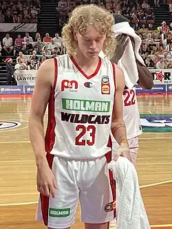 Image illustrative de l’article Luke Travers