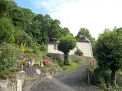 Monument aux morts et l'église