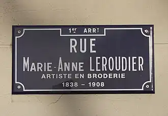 Voir la plaque.