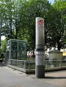 Accès à la ligne B du métro.