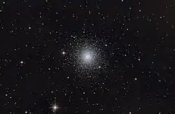 L'apparence de M3 dans un télescope amateur.