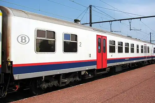 voiture de 2e&nbsp;classe avec compartiment à bagages.