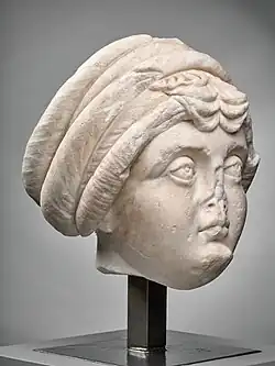 Impératrice Eutropia. Marbre de Saint-Béat, H. 31&nbsp;cm. Vers 293, IIIe / IVe&nbsp;siècle EC. Musée Saint-Raymond