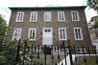 La maison de Sewell est située au 87, rue Saint-Louis.