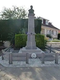Le monument aux morts de Mametz.