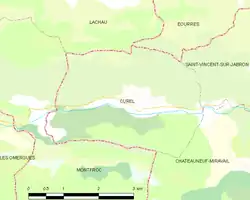 Carte élémentaire montrant les limites de la commune, les communes voisines, les zones de végétation et les routes