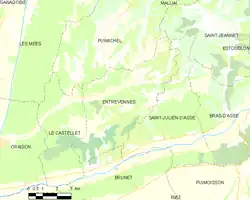 Carte élémentaire montrant les limites de la commune, les communes voisines, les zones de végétation et les routes