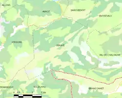 Carte élémentaire montrant les limites de la commune, les communes voisines, les zones de végétation et les routes
