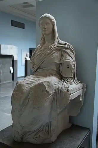 Déméter de Cnide, sculpture en marbre hellénistique, v. 350 av. J.-C. British Museum.