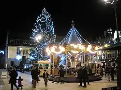 Carrousel, place du Huit-Septembre.