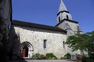 Façade sud avec entré.