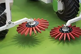 Étoiles en caoutchouc pour le travail du sol en viticulture