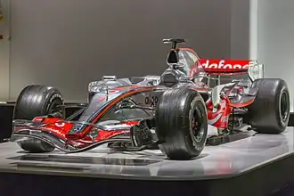 La McLaren MP4-22 de 2007 avec le no&nbsp;1 de champion du monde en titre.