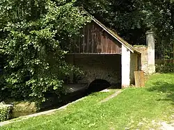 Lavoir sur le Sausseron.