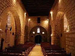 La nef et le portail.