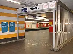 Entrée depuis le métro.