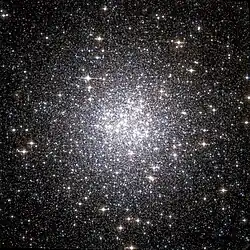 Image de M53 captée par le télescope spatial Hubble.
