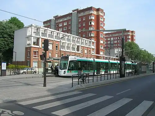 La porte d'Ivry au niveau de la station de tramway.