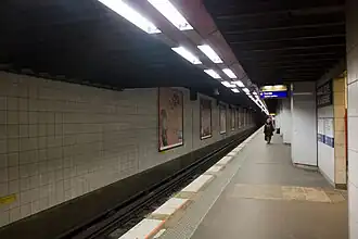 Vue du quai et de la voie du côté terminus.