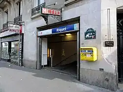 L'accès no&nbsp;1, « Rue Riquet ».