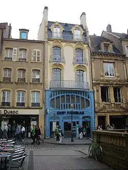 18, rue de Ladoucette.