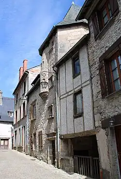 Une ancienne rue de la ville.