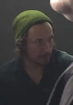 Michael Traynor interprète Nicholas