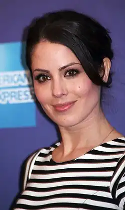 Michelle Borth interprète Catherine Rollins