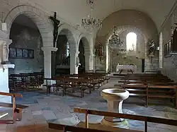 Les deux nefs de l'église.