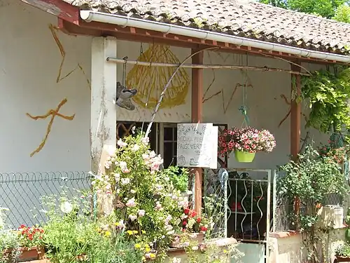 Halte pour les pèlerins traversant le village.