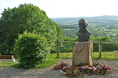 Buste de François Mitterrand à l'espace François-Mitterrand.