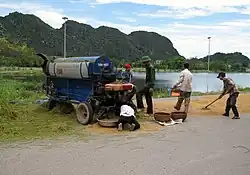 Batteuse à poste fixe déplaçable, Viet Nam, 2012.