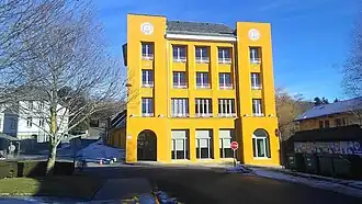 Ancien hôtel Modern Hotel, de style Art déco, devenu Maison des services.