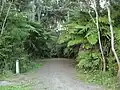 Entrée du chemin de randonnée de Manutewhau dans le Parc de Moire.