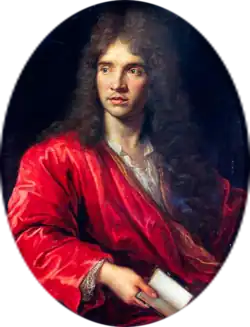 Portrait ovale à mi-corps d'un homme assis, en chemise ornée de dentelle sous une robe de chambre, tenant un carnet.