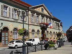 Hôtel de ville (1832).
