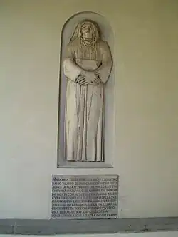Monument à  la légendaire Monna Tessa.