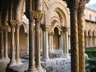 Cloître de la cathédrale.