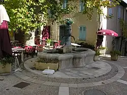 Fontaine de la place du Centre.